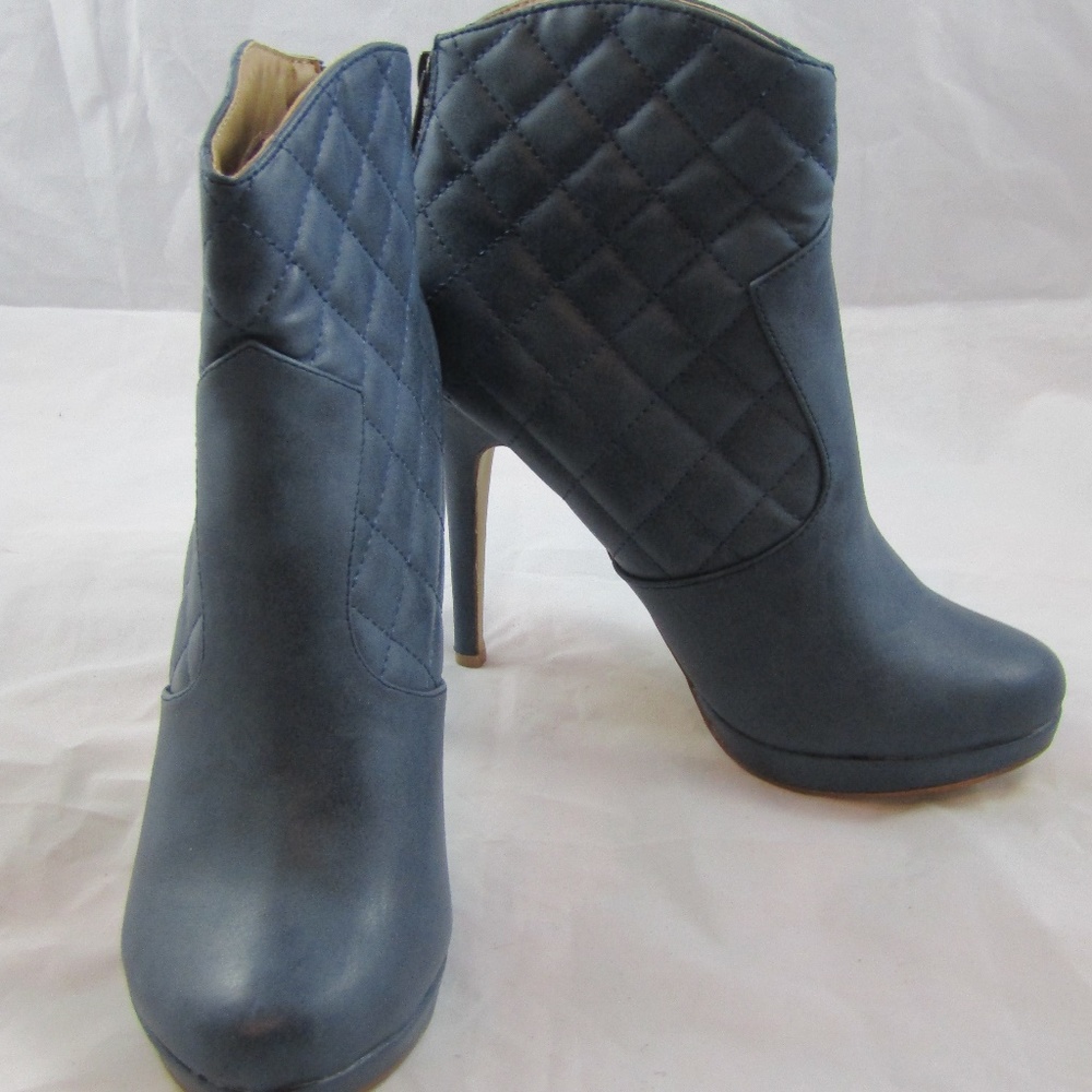 MICHAEL ANTONIO Blue Quilted Ankle Booties